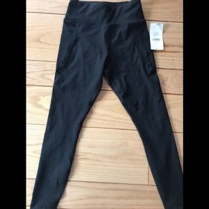 NWT cute and flattering workout pants